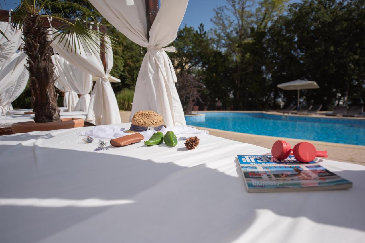 Apollo Spa Resort - Ultra All-Inclusive , Pools & Free Beach, Individual Ac In Every Room Golden Sands Exterior photo